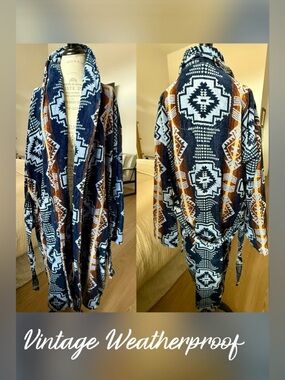 BRAND NEW- Weatherproof Aztec Pattern Open-Front Robe - Navy & Brown